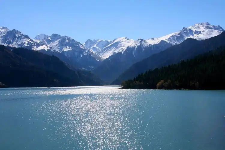 Best Time to Visit Tianshan Tianchi